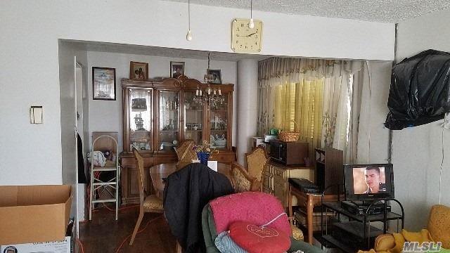 492 Pershing Blvd, Rockville Centre, NY 11570 - photo 3