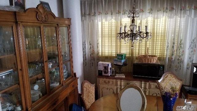 492 Pershing Blvd, Rockville Centre, NY 11570 - photo 4