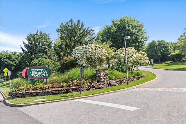 4 Hudson Watch Dr Unit 4, Ossining, NY 10562 - community sign featuring uncovered parking