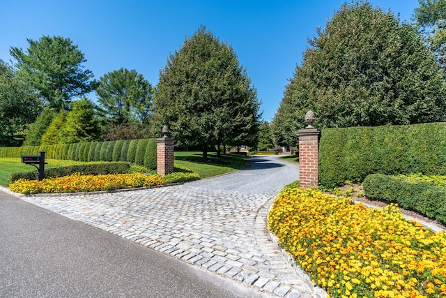 7 Fox Meadow Ln, Lloyd Harbor, NY 11743 - view of property's community