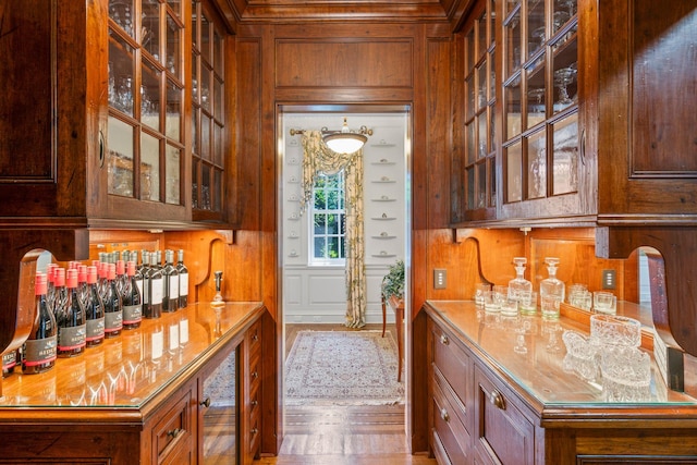 7 Fox Meadow Ln, Lloyd Harbor, NY 11743 - indoor dry bar with wood finished floors