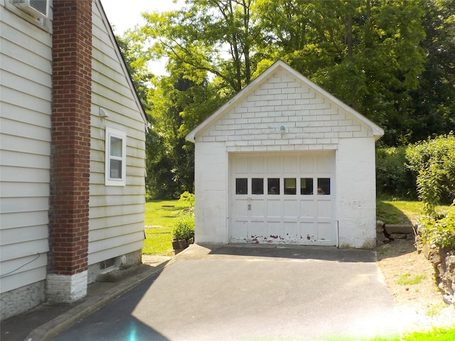 92 Lincoln Blvd, Hauppauge, NY 11788 - view of detached garage