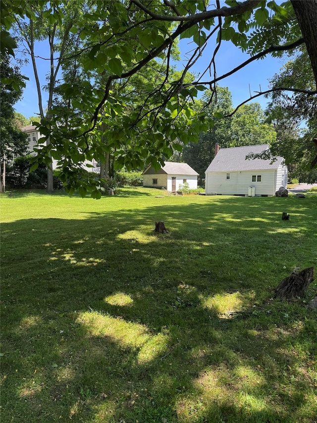 92 Lincoln Blvd, Hauppauge, NY 11788 - view of green lawn
