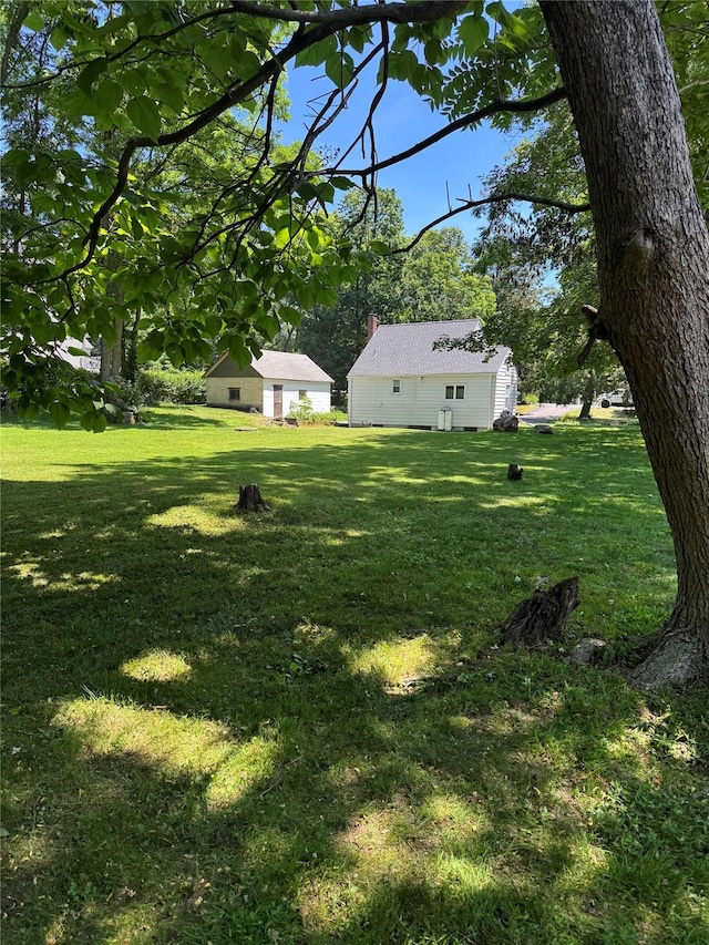 92 Lincoln Blvd, Hauppauge, NY 11788 - view of green lawn