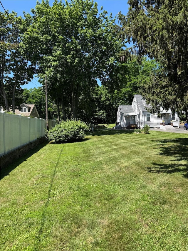 92 Lincoln Blvd, Hauppauge, NY 11788 - view of yard