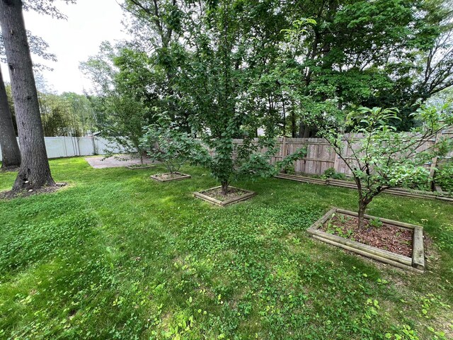 35 Junard Blvd, Port Jefferson Station, NY 11776 - view of yard featuring a vegetable garden