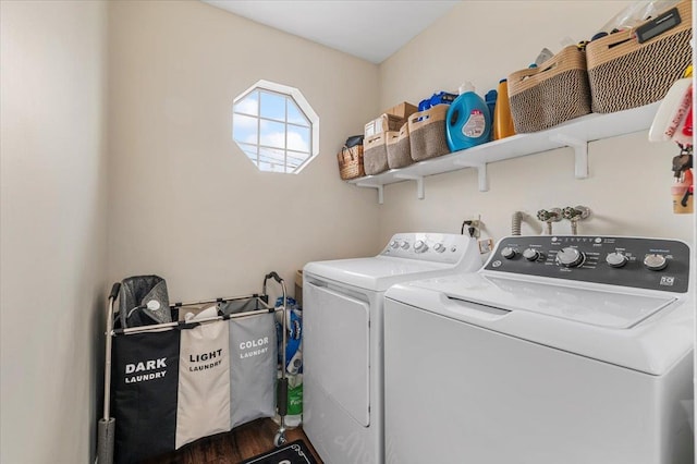 845 Atlantic St, Lindenhurst, NY 11757 - washroom with washing machine and dryer