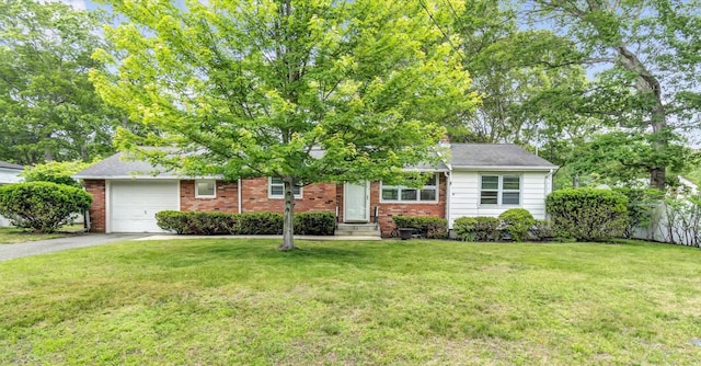 4 Holiday Ct, Hampton Bays, NY 11946 - photo 1