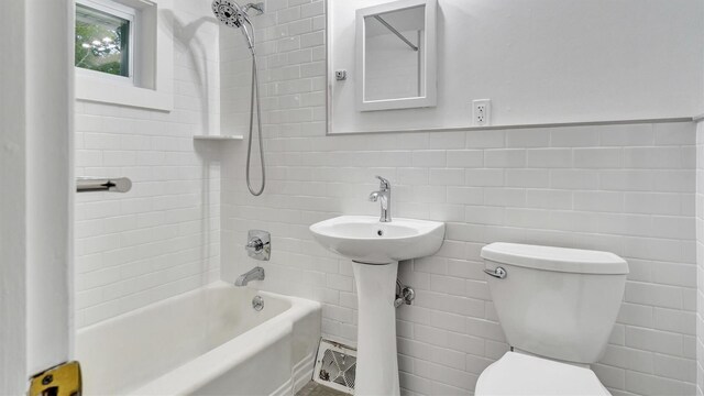 4 Holiday Ct, Hampton Bays, NY 11946 - photo 11