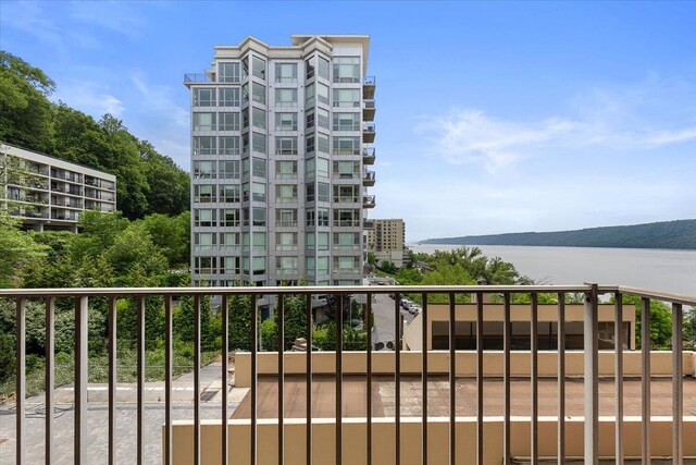 1155 Warburton Ave Unit 4J, Yonkers, NY 10701 - photo 8