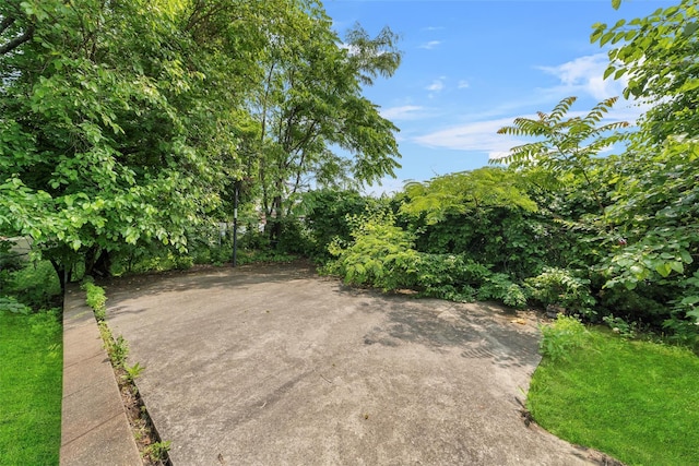 102 Maple St, Croton-On-Hudson, NY 10520 - view of yard