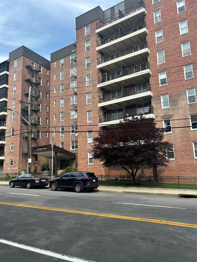 61 Bronx River Rd Unit 8E, Yonkers, NY 10704 - view of apartment building / complex