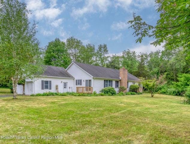 8 Enclave Manor Dr, New Paltz, NY 12561 - photo 1