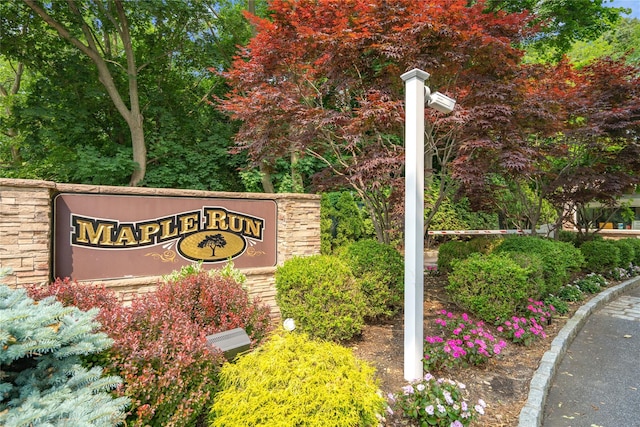 55 Maple Run Dr, Jericho, NY 11753 - view of community sign