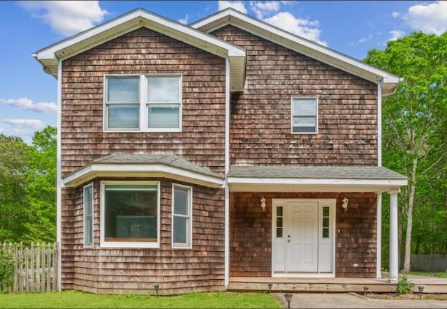 484 N Magee St, Southampton, NY 11968 - shingle-style home with a porch