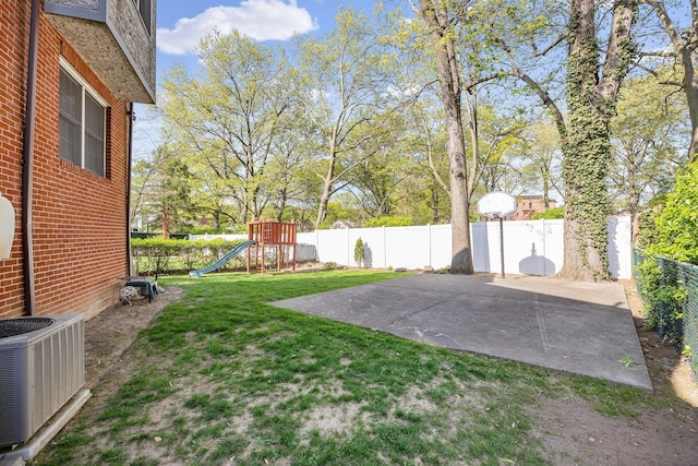8649 Dunton St, Holliswood, NY 11423 - photo 25