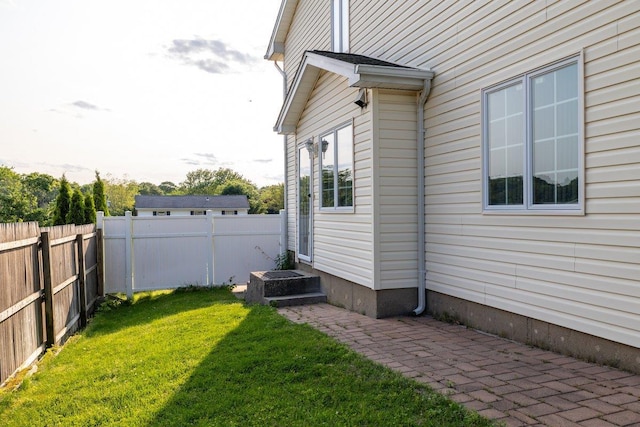 25 Glacier Dr, Smithtown, NY 11787 - view of yard