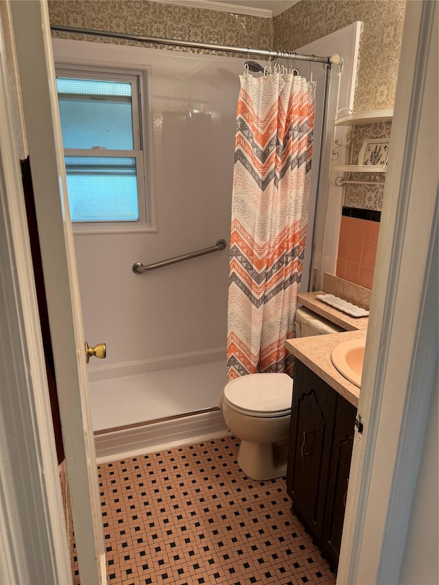 510 7th St, West Hempstead, NY 11552 - bathroom featuring vanity, toilet, and curtained shower