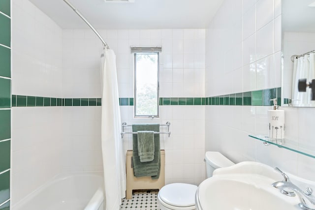 7 Dawn Dr, East Northport, NY 11731 - bathroom featuring tile walls, toilet, a sink, shower / tub combo with curtain, and tile patterned floors