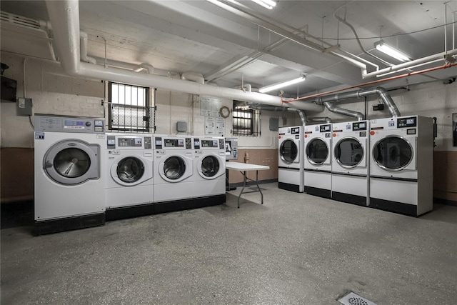 65-35 108th St Unit D7, Forest Hills, NY 11375 - communal laundry room with independent washer and dryer