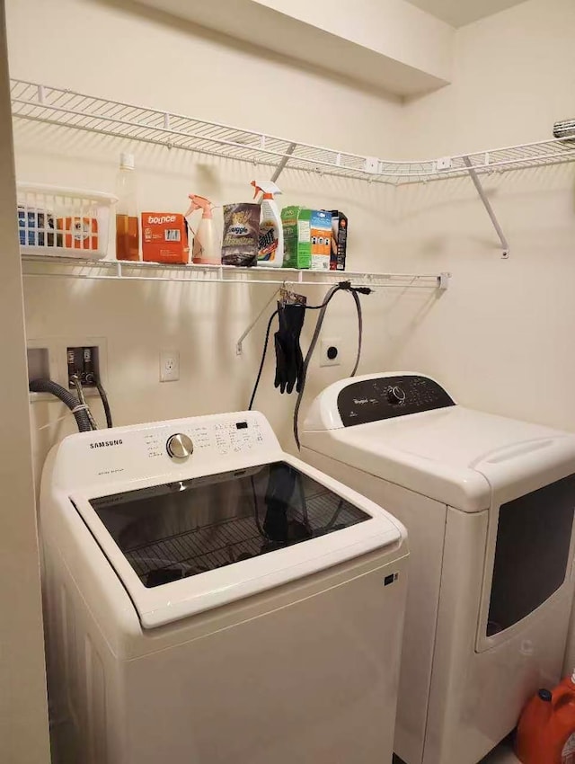 2-18A Constitution Pl Unit 173, College Point, NY 11356 - laundry room featuring washer and dryer
