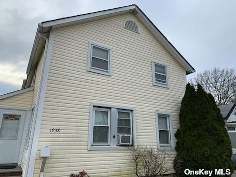 1938 Meadowbrook Rd, Merrick, NY 11566 - view of side of property