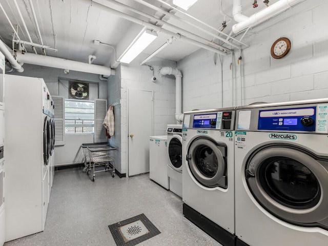 642 Locust St Unit 2D, Mount Vernon, NY 10552 - community laundry featuring washer and clothes dryer and concrete block wall