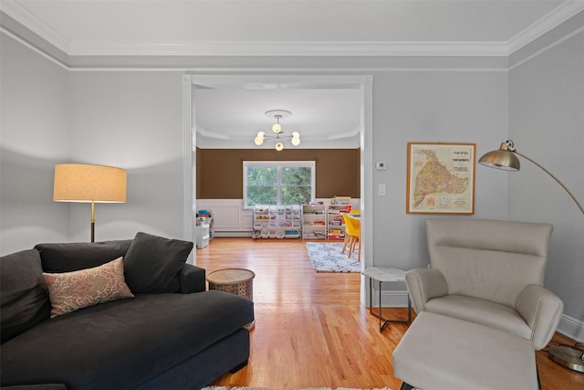 32 Woodcrest Ln, Goshen, NY 10924 - living room featuring crown molding, light wood-style flooring, and baseboards