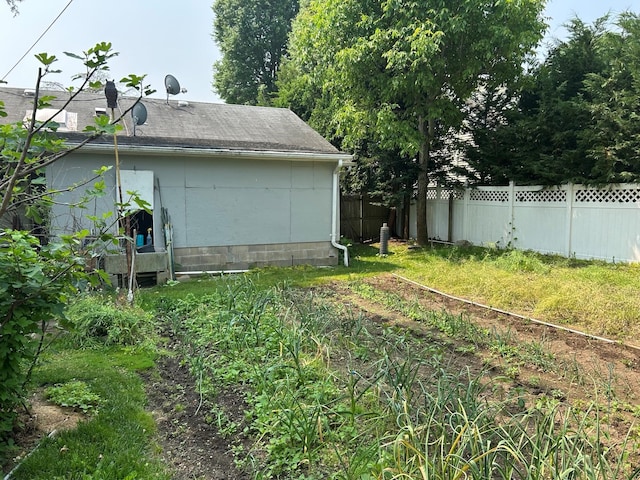 21 Stillman Rd, Glen Cove, NY 11542 - view of yard