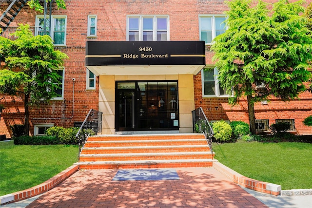 9430 Ridge Blvd Unit 6F, Brooklyn, NY 11209 - entrance to property featuring brick siding and a yard