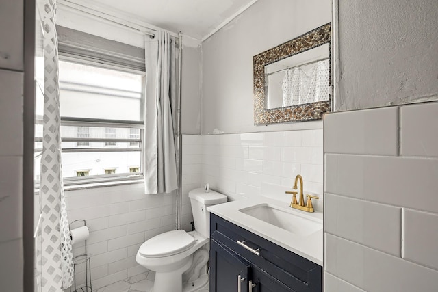 115 Primrose Ave, Mount Vernon, NY 10552 - full bath with tile walls and vanity