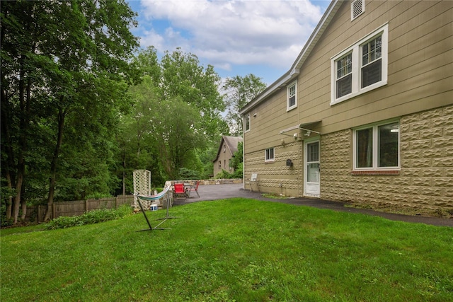 33 Hollowbrook Ct N, Cortlandt Manor, NY 10567 - view of yard with a patio