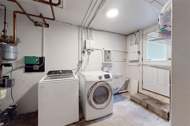 33 Hollowbrook Ct N, Cortlandt Manor, NY 10567 - laundry area with washer and clothes dryer