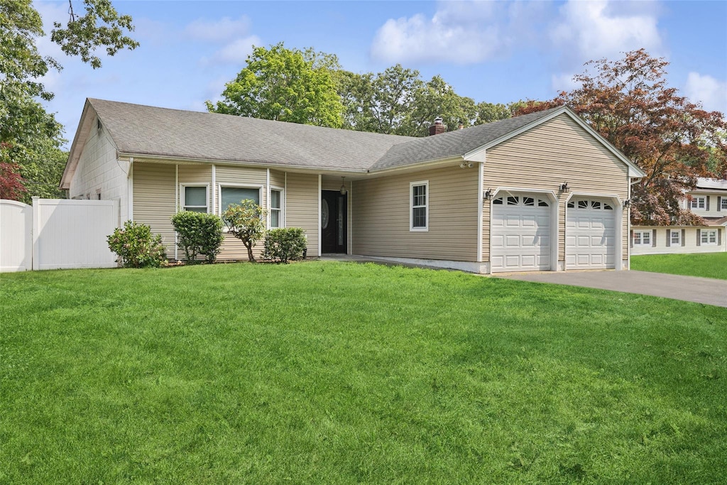 10 Marlan Ct, Smithtown, NY 11787 - photo 1