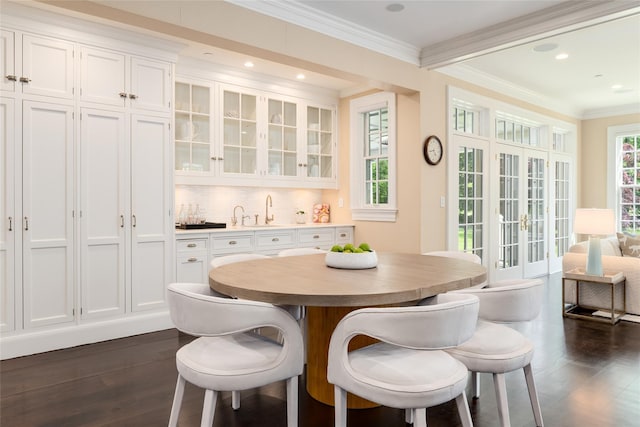 21 Dorann Rd, Purchase, NY 10577 - dining room with dark wood-type flooring, crown molding, and recessed lighting