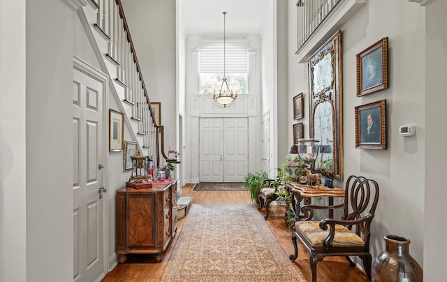 5 Hickory Ct, Manhasset, NY 11030 - entrance foyer featuring a towering ceiling and wood finished floors