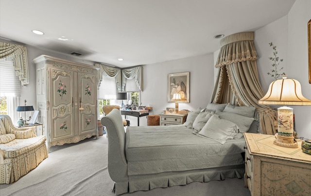 5 Hickory Ct, Manhasset, NY 11030 - bedroom with light carpet and recessed lighting