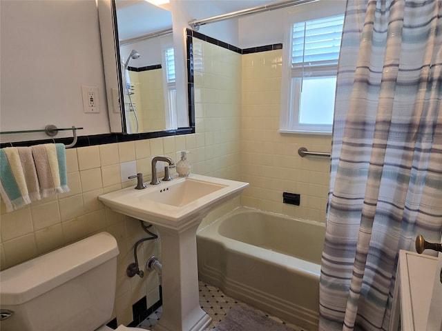 29 Irving St, Valley Stream, NY 11580 - full bath featuring tile walls and shower / tub combo
