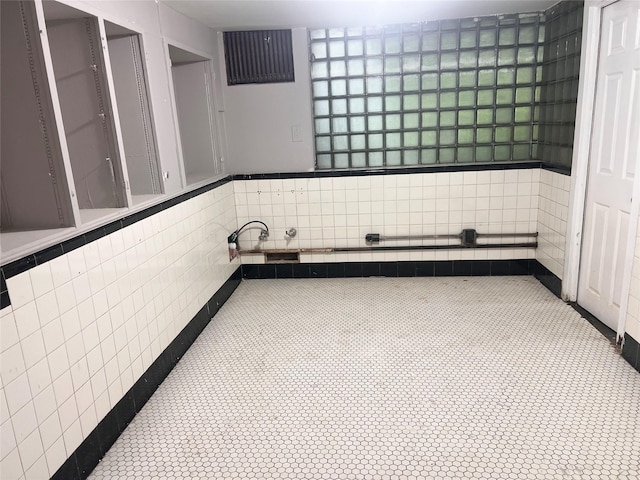 27 Hooker Ave, Poughkeepsie, NY 12601 - interior space featuring tile walls