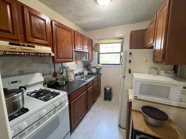 136-05 68th Dr Fl B 2Nd, Kew Garden Hills, NY 11367 - photo 17