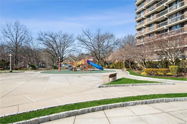152-18 Union Tpke Unit 9P, Flushing, NY 11367 - view of communal playground