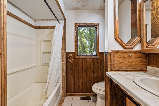 19 Farview Ter, Airmont, NY 10901 - full bath featuring wainscoting, vanity, shower / tub combo with curtain, and tile patterned floors
