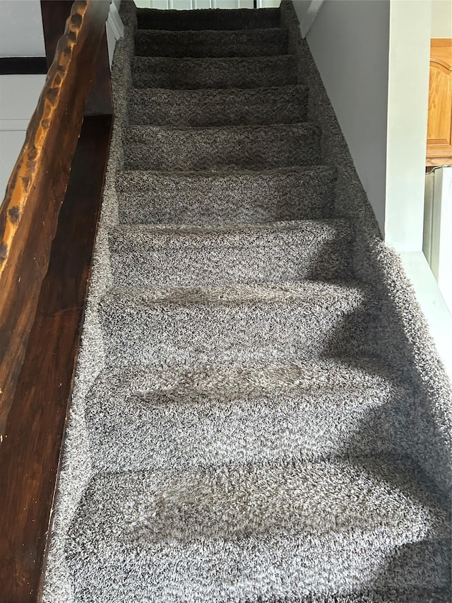 9 Hunt Ln, Levittown, NY 11756 - view of staircase