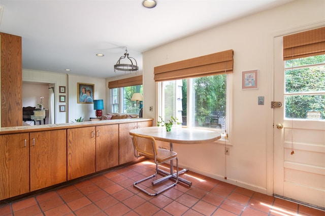 3 Little Ln, White Plains, NY 10605 - tiled dining space with recessed lighting