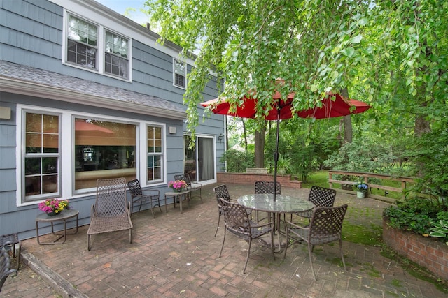3 Little Ln, White Plains, NY 10605 - view of patio featuring outdoor dining area