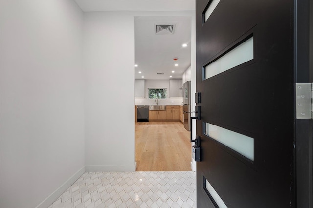 8 Junard Dr, Roslyn, NY 11576 - entrance foyer with baseboards and recessed lighting