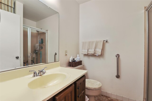96 Molly Pitcher Ln Unit H, Yorktown Heights, NY 10598 - full bath featuring a shower stall and vanity