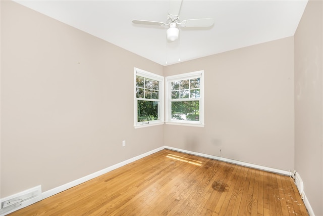 13 Valley View Dr, New Windsor, NY 12553 - empty room featuring light wood finished floors and ceiling fan