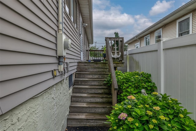 12 Roosevelt Pl, Massapequa, NY 11758 - view of stairs