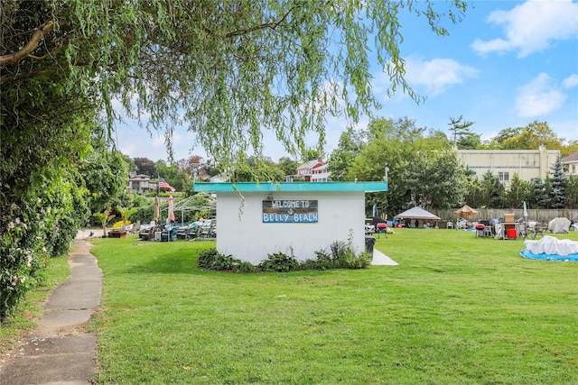 50 Davenport Ave Unit 2G, New Rochelle, NY 10805 - view of grassy yard